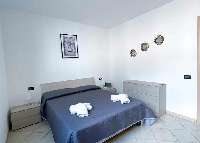 La Spiaggia Apartment *